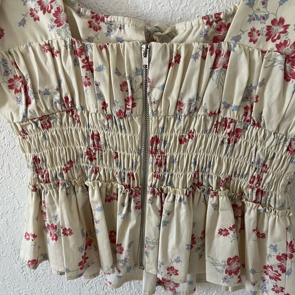 WAYF Lucian Floral Smocked Waist Top - Picture 4 of 7